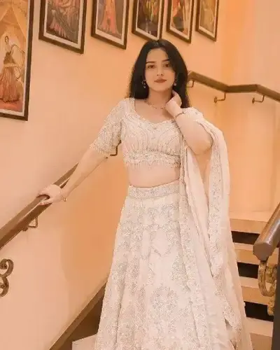 Escort Madarihat